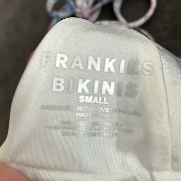 FRANKIE’S BIKINIS SIZE SMALL hibiscus string bikini - Picture 6 of 6